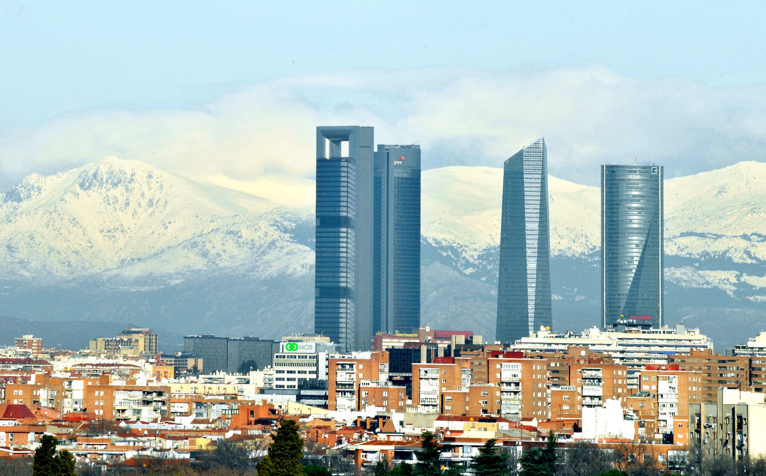 Madrid Cuatro Torres y Sierra 1